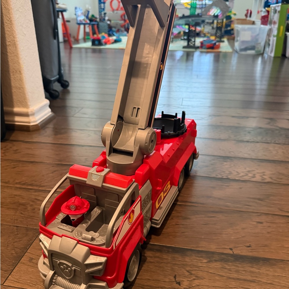 Paw Patrol Red and Gray Fire Truck with Extendable Ladder